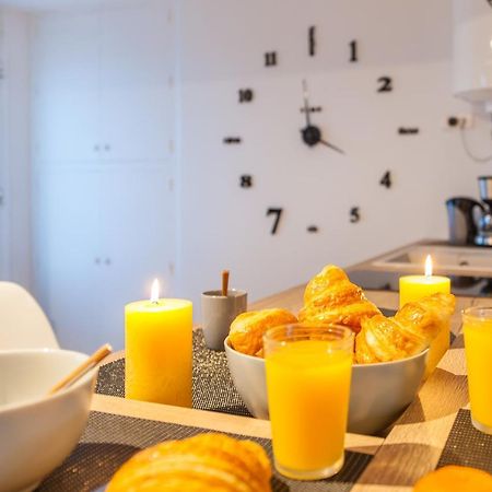 Beautiful Renovated Studio With View- Old Hyères Kültér fotó